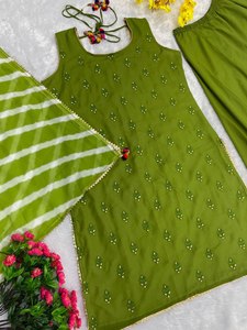 NUEVO DISEÑADOR HEAVY FUAX GEORGETTE TOP CON TRAJE PALAZZO - Product Image 4