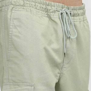 Pantalon cargo élégant en polyester pour homme avec matériau respirant et ajustement confortable pour porter un pantalon cargo toute la journée - Product Image 4