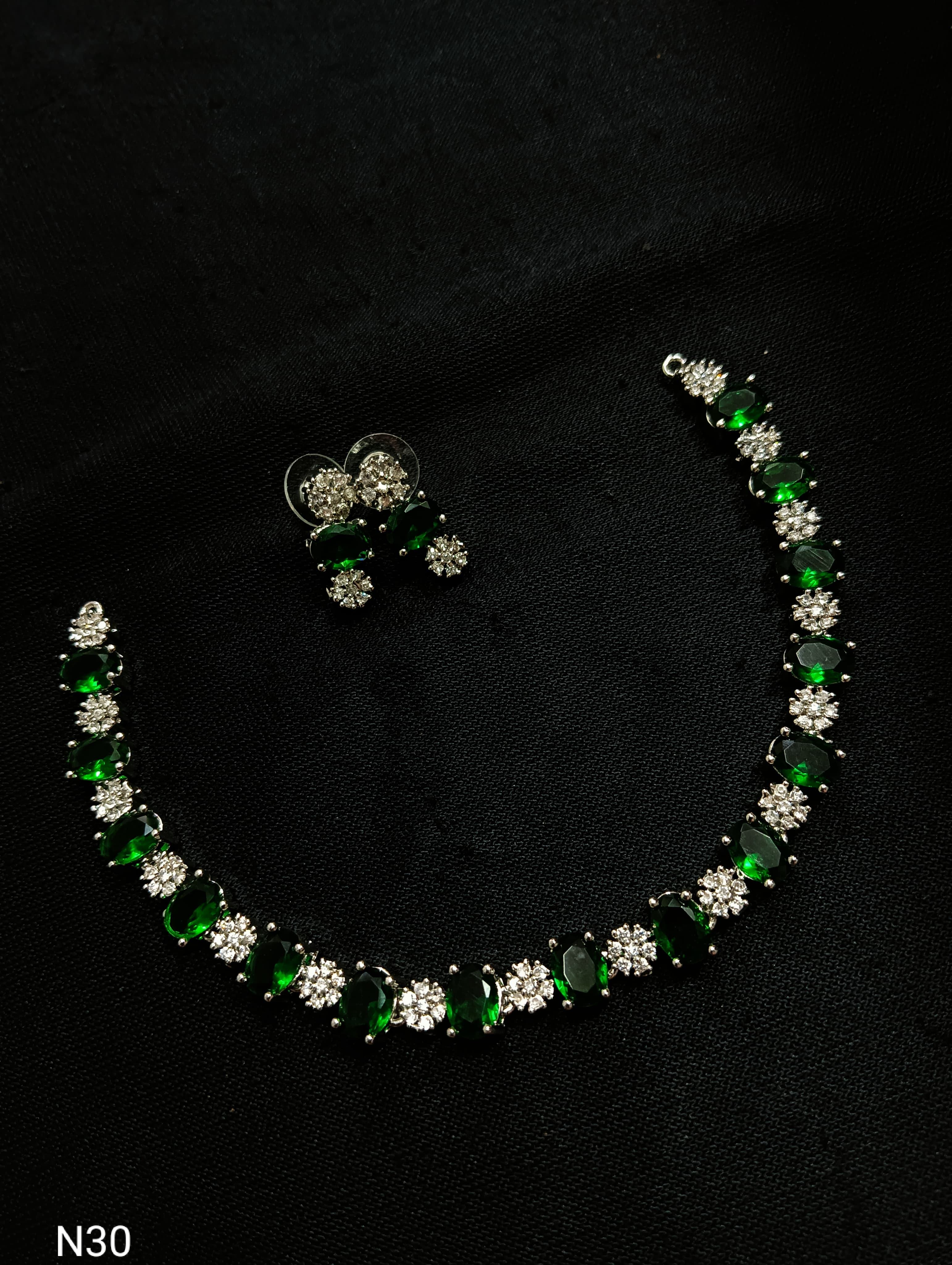 สีเขียว