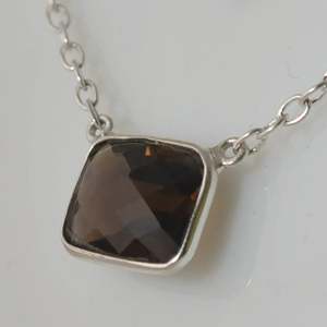 Collar de Plata de Ley 925 con Cuarzo Ahumado para Mujer, Joyería de Cristales para Navidad, Aniversario, Día de San Valentín, de Navya Craft - Product Image 5