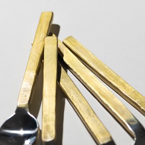 Vente en gros de couverts en métal avec manche doré, cuillère, fourchette et couteau pour la décoration de table de l'Inde - Product Image 4