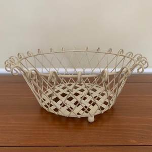 Almacenamiento de frutas y verduras Cesta de fruta de metal con acabado dorado Cesta de fruta de metal de alta calidad a un precio asequible - Product Image 6