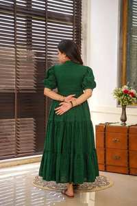 Robe pour femme de couleur verte, robe en georgette à imprimé floral, robe de mariée de créateur. Robe de soirée. - Product Image 2