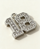 Colgantes de Plata Pulida con Números de Esmalte Suave de Metal de Zinc Personalizados, Diamantes de Imitación, Joyería DIY Tradicional y Moderna para Cumpleaños
