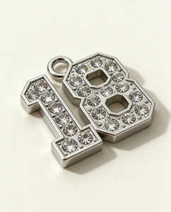 Breloques numérotées en métal personnalisées avec strass - Pendentifs numérotés en acier inoxydable argenté pour bijoux DIY/cadeaux d'anniversaire/diplôme - Product Image 2