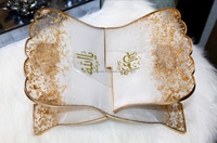 Lujoso soporte de Corán de resina hecho a mano con elegante caligrafía árabe ligero duradero y personalizable para espacios de oración