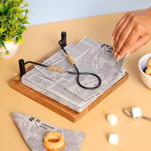 Porte-serviettes décoratif en bois marron fait main, organisateur de rangement de cuisine et support pour mouchoirs - Product Image 1