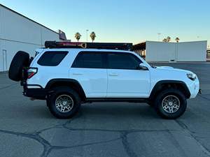 Toyota 4Runner TRD Off-Road Premium 4x4 4WD 2018 Usada en Buen Estado - Lista para Enviar - Product Image 5
