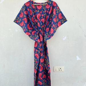 Robe Kfatan imprimée à fleurs pour femmes indiennes 100% coton fait à la main vêtements de nuit décontractés pour les vacances de plage d'été idéal pour le printemps - Product Image 1