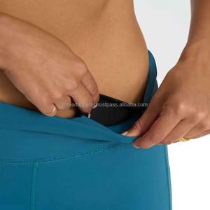 Mallas deportivas para mujer de alta calidad en diferentes tamaños, mallas con tinte de corbata para mujer, mallas para mujer hechas en Pakistán a la venta - Product Image 4