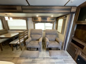 Autocaravana Keystone RV Cougar X-Lite 21RBS usada del 2017, lista para vender. - Product Image 4