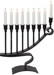 Chandelier Menorah en métal au design classique pour la décoration traditionnelle des fêtes juives, haute qualité - Product Image 3