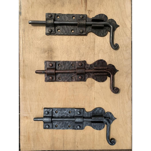 Pestillo de puerta de hierro forjado a mano con acabado de óxido negro, forma plana, para instalación en el hogar, herrajes para puertas y portones. - Product Image 6