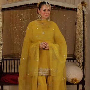 Collection de salwar kameez indiens et pakistanais jaunes avec broderies pour femmes, vêtements de mariage - Product Image 1