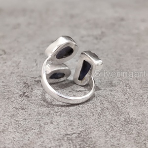 Bague pour femme en argent sterling 925 avec trois pierres brutes naturelles ajustables en Tanzanite, pierre de naissance de décembre - Product Image 5