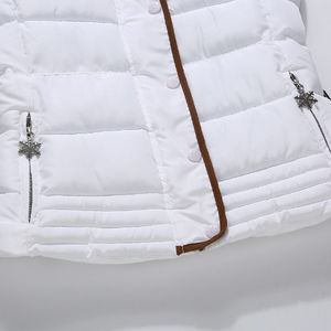 2024 nouveau Style Crop Top Puffer Vest meilleur matériau conçu pour l'hiver prix bon marché avec décoration de bouton - Product Image 5