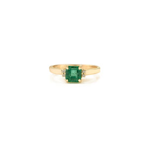 Anillo de Piedras Preciosas Minimalista con Esmeralda de Corte Cuadrado y Diamantes, Diseño Clásico Elegante, Oro Amarillo Sólido de 14K, Joyería Hecha a Mano al por Mayor - Product Image 1
