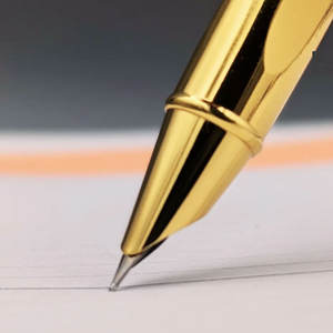 Stylo en acier damas de qualité supérieure, construction en métal massif, stylo à bille de luxe fait à la main, papeterie de luxe pour les cadres, cadeau pour les clients - Product Image 3