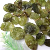 Prix de gros Vesuvianite Druzy Cabochon Lot fait à la main Vesuvianite cristal pour la fabrication de bijoux pierre Vesuvianite pierre précieuse