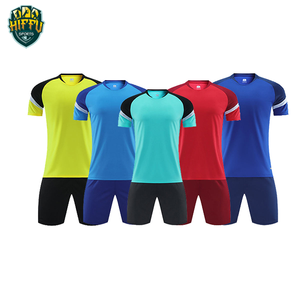 Kits de uniformes de fútbol de equipo con logotipo de sublimación Hombres Niños Camiseta de fútbol Venta al por mayor Tela ligera y duradera - Product Image 4