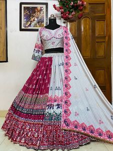 Navratri Chaniya Choli Lehenga Choli Georgette lourde brodée de qualité supérieure pour les femmes pour disponible au prix de gros - Product Image 2