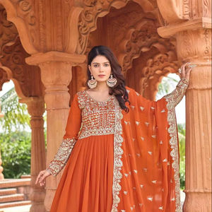 Trabajo de secuencia de bordado de Georgette de imitación pesado cosido completo con vestido de borlas y fondo Chudidaar con Faux Georgette Dupatta - Product Image 1