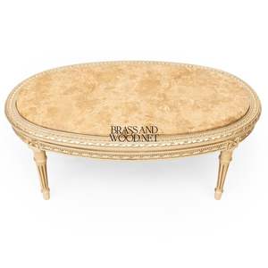Mesa de Centro Ovalada de Lujo con Tapa de Mármol Beige Natural y Marco de Madera Tallado a Mano en Oro Antiguo para Sala de Estar Clásica - Product Image 1