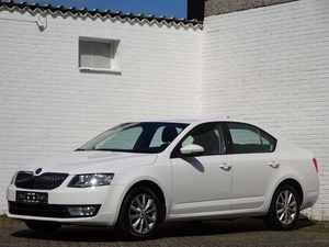 Octavia 2020 d'occasion, conduite à gauche, moteur 8L Turbo, boîte automatique, traction avant, intérieur foncé, essence, berline Aspire, toit ouvrant - Product Image 2