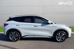 B-YD At-to 3 Coupé Automático Blanco 2021-2024 - Product Image 4