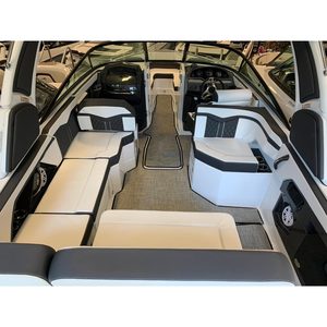 Monterey Luxury Super Sport 258SS 2024 con Motor MerCruiser, Tanque de Combustible de 65 Galones, Profundidad Máxima de 3.08 pies - Product Image 5