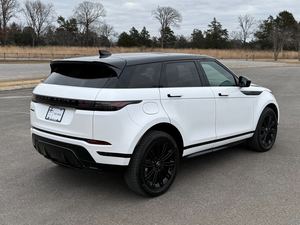 Land Rover Range Rover Evoque P250 Dynamic AWD 2024 Usado en Excelentes Condiciones, Volante a la Izquierda, Interior Oscuro, Asientos de Cuero, R19, Techo Solar Automático - Product Image 3