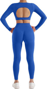 Ensemble de yoga moderne fabriqué avec des leggings taille haute sans couture en coton mélangé respirant et des bordures côtelées et un ensemble d'entraînement court - Product Image 2
