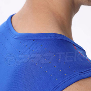 Uniformes de Baloncesto Personalizables de Talla Grande, 100% Poliéster, Secado Rápido, Impresión de Logotipo Personalizado, Servicio OEM, Transpirables, Antibacterianos - Product Image 3