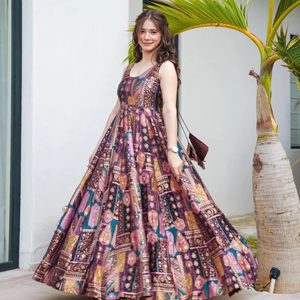 Meher Vivid Symphony Of Culture Timeless Whirl Mosaico brillante de la tradición Elegancia encantada Festive Bloom Serene Colors - Product Image 1