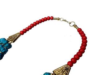 "Elegante collar de cuentas de tres líneas para cada ocasión" "Fusión de resina y cuentas: Collar de mujer hecho a mano" - Product Image 5