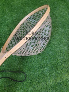 Pas cher Prix En Bois Pêche À La Mouche Truite Épuisette Avec Naylon Et Filet À Mailles Et Long Crochet Élastique De Suspension - Product Image 3