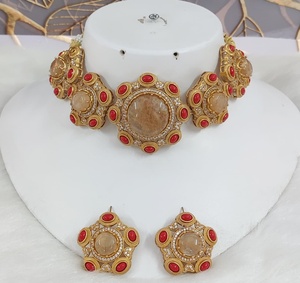 ชุดสร้อยคอหรูสร้างแรงบันดาลใจจาก Sabyasachi สำหรับผู้หญิง monalisa หินแก้วเหมาะสำหรับงานแต่งงานงานปาร์ตี้สวมใส่ในโอกาสเทศกาล - Product Image 4