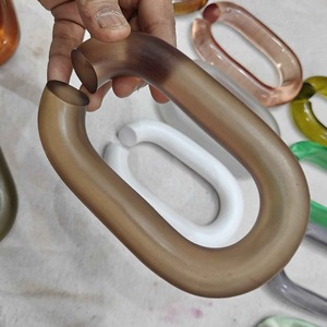 Eslabones de Cadena de Resina Personalizados de Alta Transparencia para Decoración Moderna del Hogar y Paredes en Varios Colores - Product Image 3