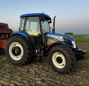 Tractor New Holland TD5.110 nuevo y popular para mini tractores 4x4. - Product Image 1