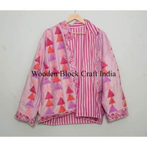 Veste en velours Suzani brodée à la main par des artisans, avec un triangle rose, fabriquée avec des matériaux de haute qualité et offrant un look Suzani - Product Image 6