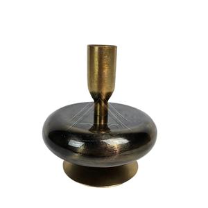 Elegante candelabro rústico forjado a mano con hierro tradicional para un ambiente acogedor a la luz de las velas y elegantes interiores del hogar - Product Image 3