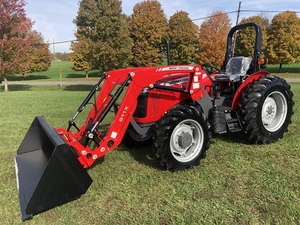 Tracteur à roues diesel 4x4 Massey Ferguson 2605H, nouveau modèle 2024, 55 CV, avec cabine ROPS, 2 heures d'utilisation, moteur, transmission par engrenages, pompe, garantie 3 ans - Product Image 2