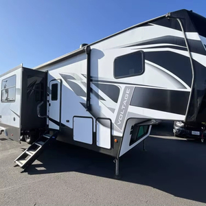 Caravane de voyage moderne d'occasion 2021 Dutchmens Voltage 3615 avec capacité pour 8 personnes et suspension indépendante, prête à être expédiée - Product Image 1