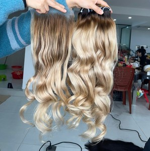 Cheveux bruts de bonne qualité ondulés couleur personnalisée à partir de vrais cheveux humains au prix de gros - Product Image 1