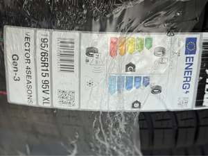 Neumático Goodyear Vector 4Seasons Gen-2 Premium para turismo de pasajeros, diseñado para un rendimiento durante todo el año. - Product Image 3