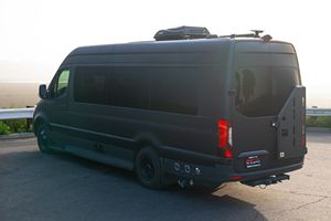 Meilleure Offre 2020 Sprinter 3500XD |   Fourgonnette à toit haut |   Véhicule de travail robuste |   Prêt à l'exportation - Product Image 4