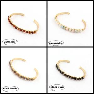 สร้อยข้อมือคาร์เนเลียนธรรมชาติกำไลข้อมือชุบทองแบบปรับได้สร้อยข้อมือลวดห่อลูกปัดสีส้มที่เรียบง่าย - Product Image 4