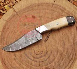 Couteau de chasse Bowie en acier Damas 2025 personnalisé avec manche en bois - Product Image 4