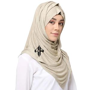 Haute qualité avec le meilleur nouveau design en gros foulards pour femmes 100% soie matériel prix bon marché Logo personnalisé par RIVIAN ATLANTIC - Product Image 3