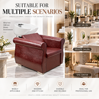 Fauteuil de lavage de luxe marron pour salon de coiffure avec bac en céramique blanc et revêtement en cuir PU pour salon de beauté professionnel